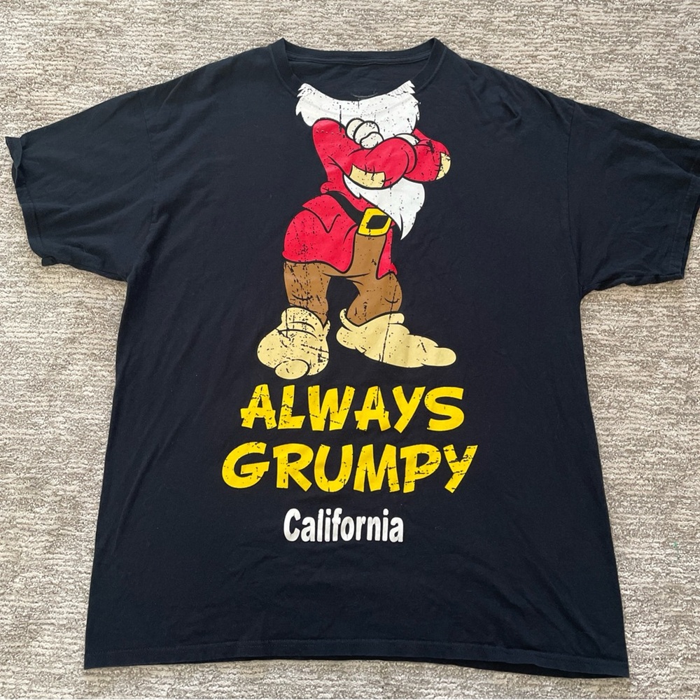 Disney Men's XL T-shirt Headless Always Grumpy California Snow White 7 Dwarves